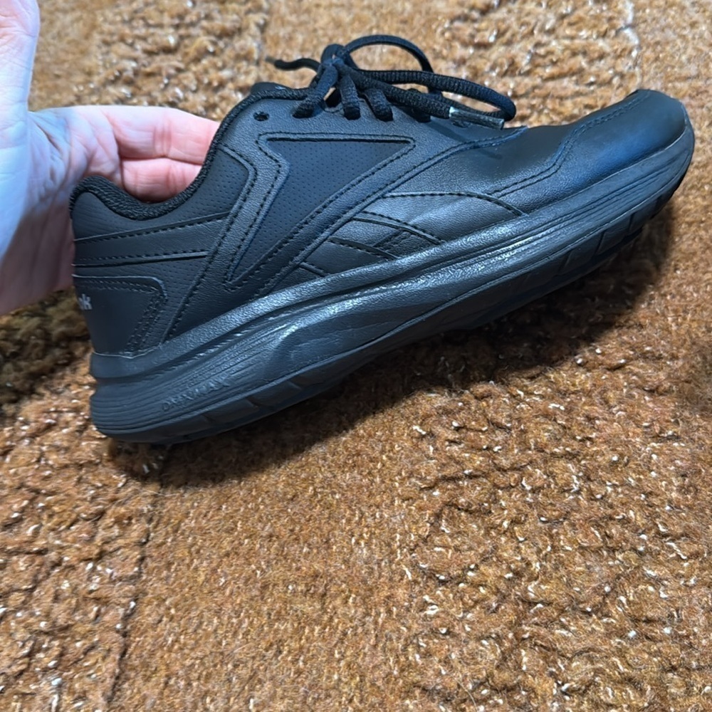 Reebok Women's Walk Ultra 7 DMX Max Shoe - Picture 10 of 13